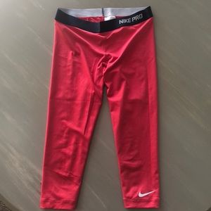 Nike Pro capri leggings